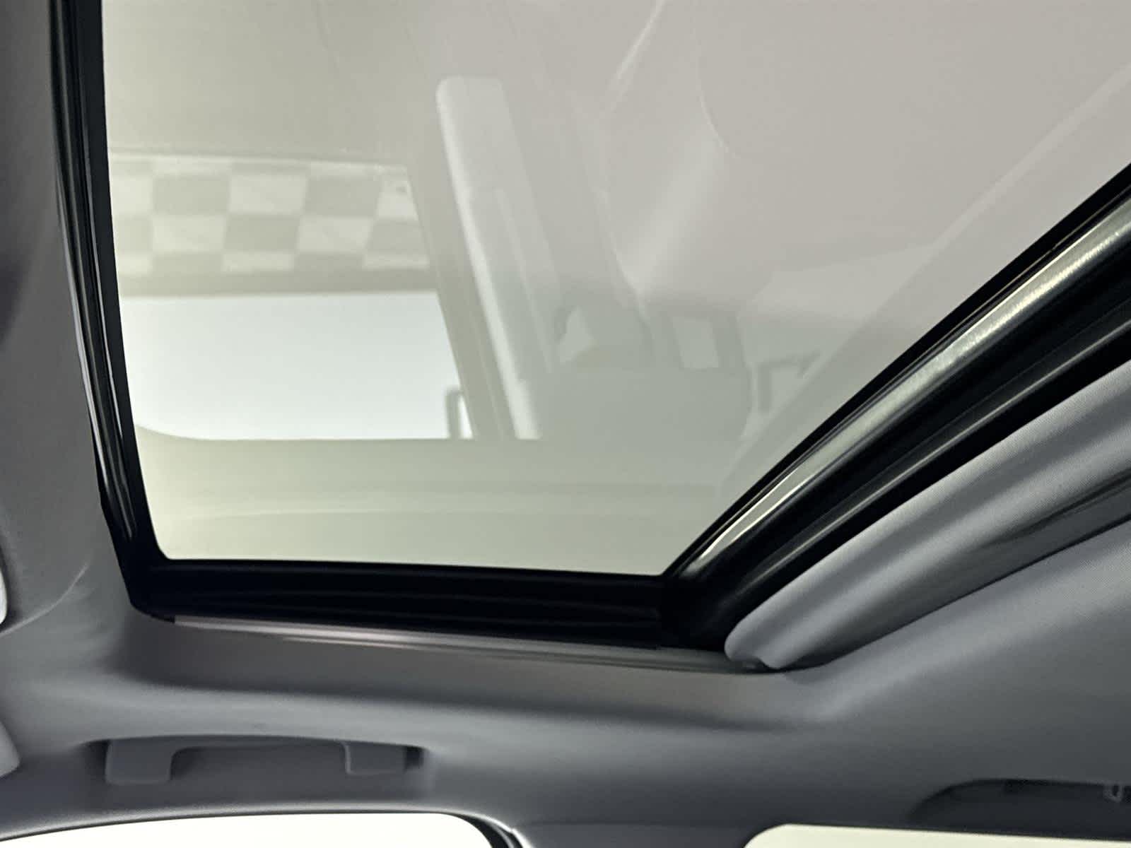 Thumbnail: 2017 Chevrolet Tahoe - 14