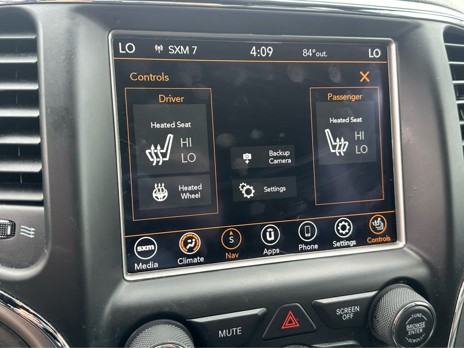 Thumbnail: 2018 Jeep Grand Cherokee - 17
