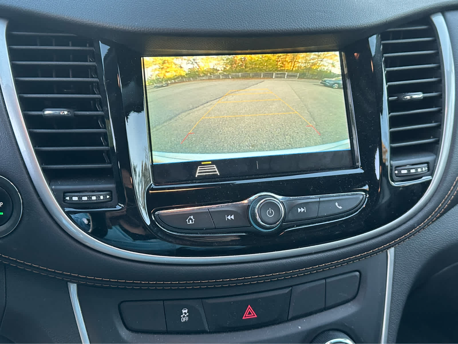 Thumbnail: 2019 Chevrolet Trax - 14