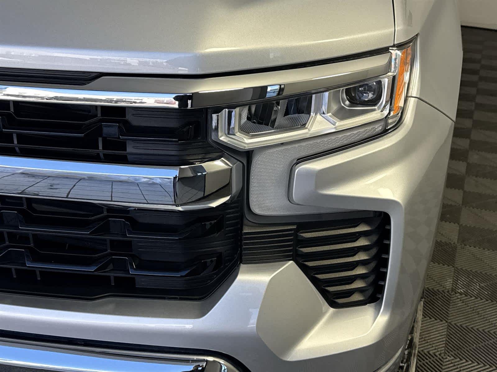 Thumbnail: 2022 Chevrolet Silverado 1500 - 9