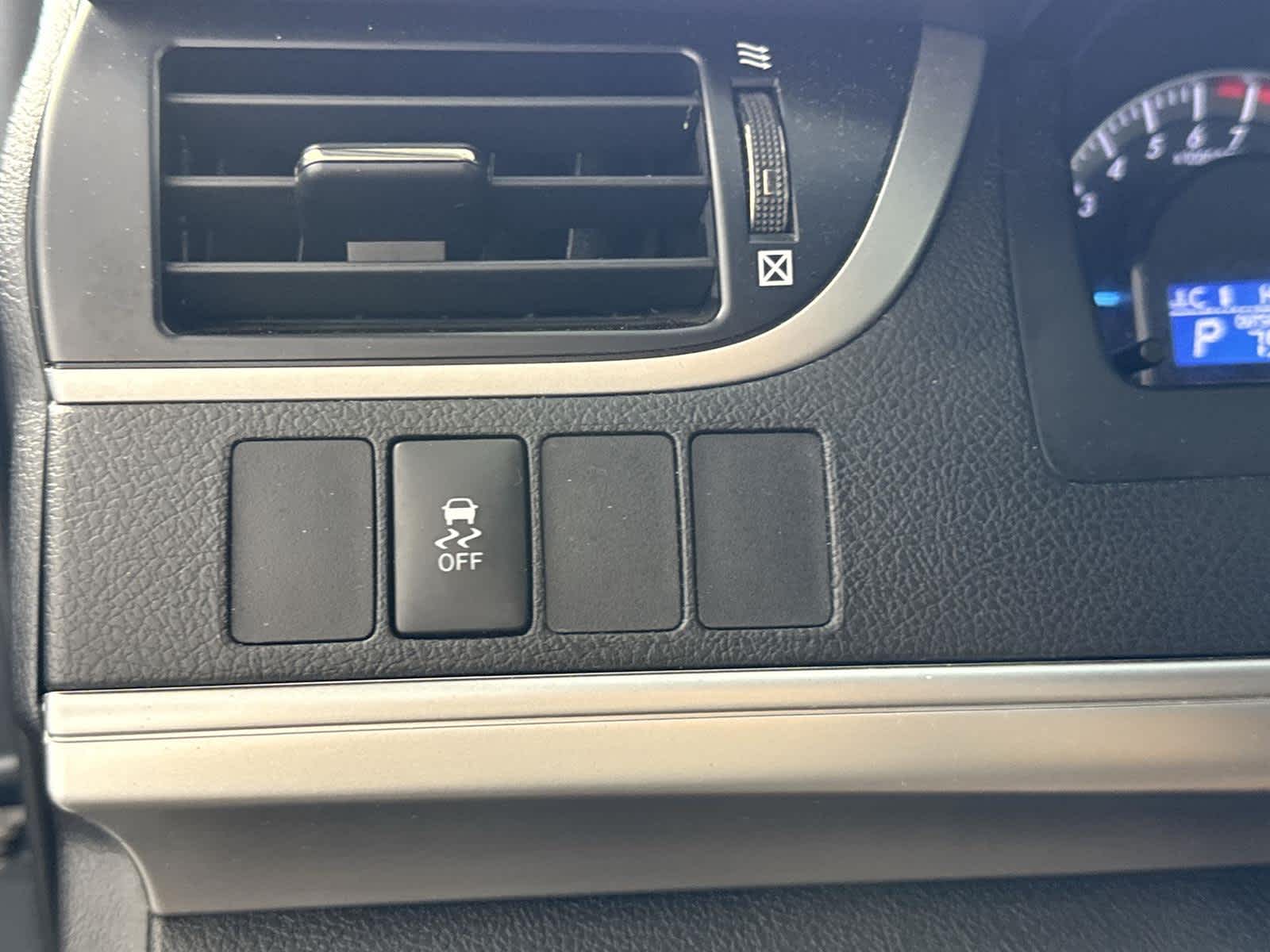 Thumbnail: 2014 Toyota Camry - 22