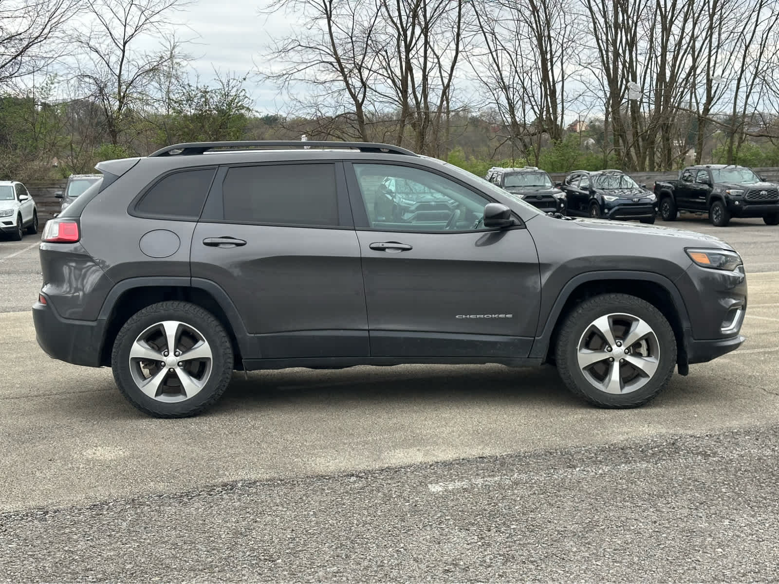 Thumbnail: 2022 Jeep Cherokee - 8