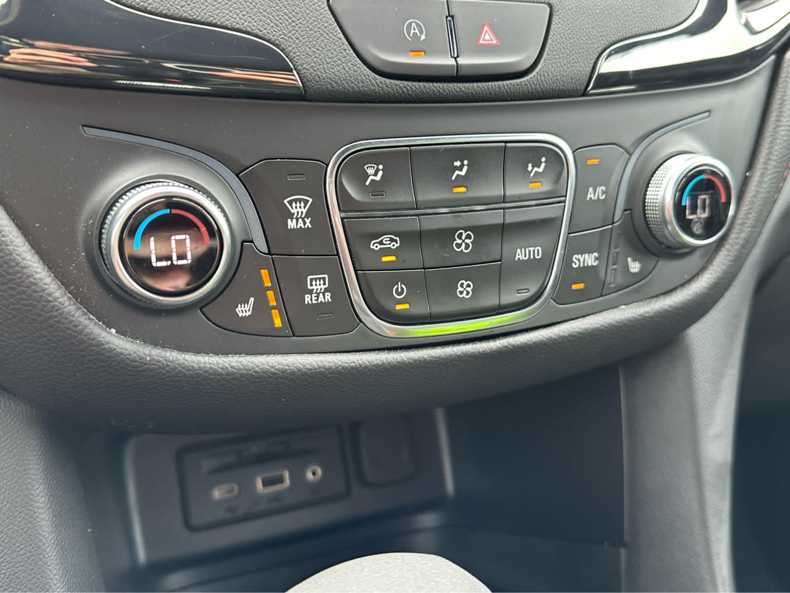 Thumbnail: 2022 Chevrolet Equinox - 15