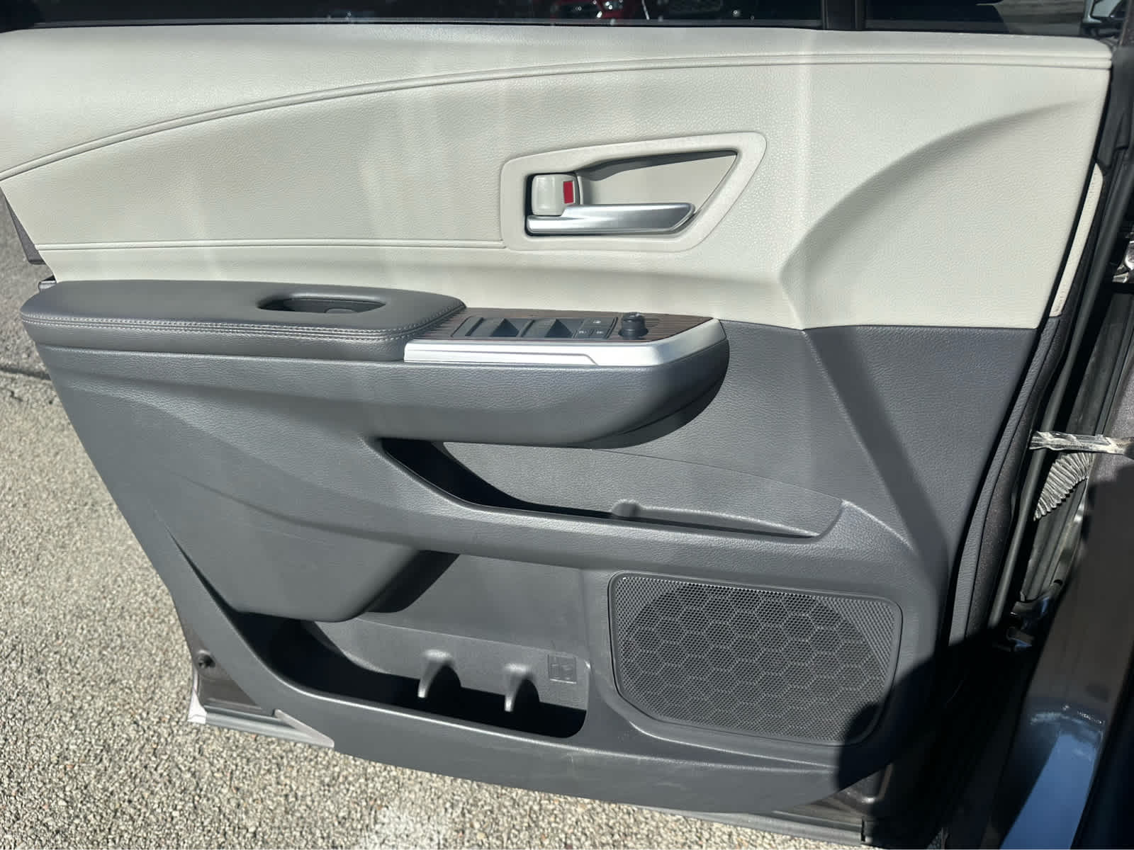 Thumbnail: 2021 Toyota Sienna - 20