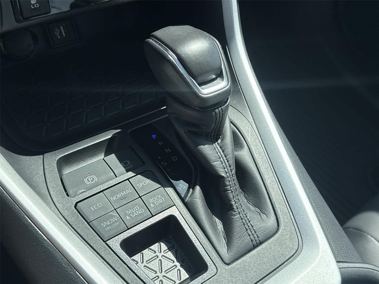 Thumbnail: 2024 Toyota RAV4 - 19