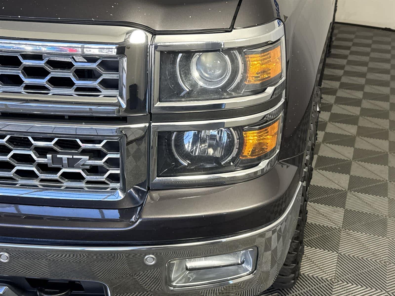 Thumbnail: 2015 Chevrolet Silverado 1500 - 9