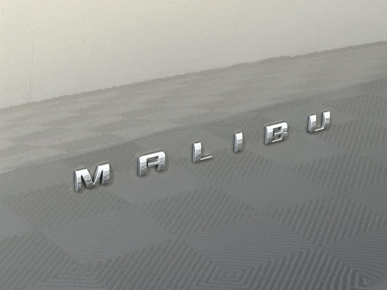 Thumbnail: 2017 Chevrolet Malibu - 10