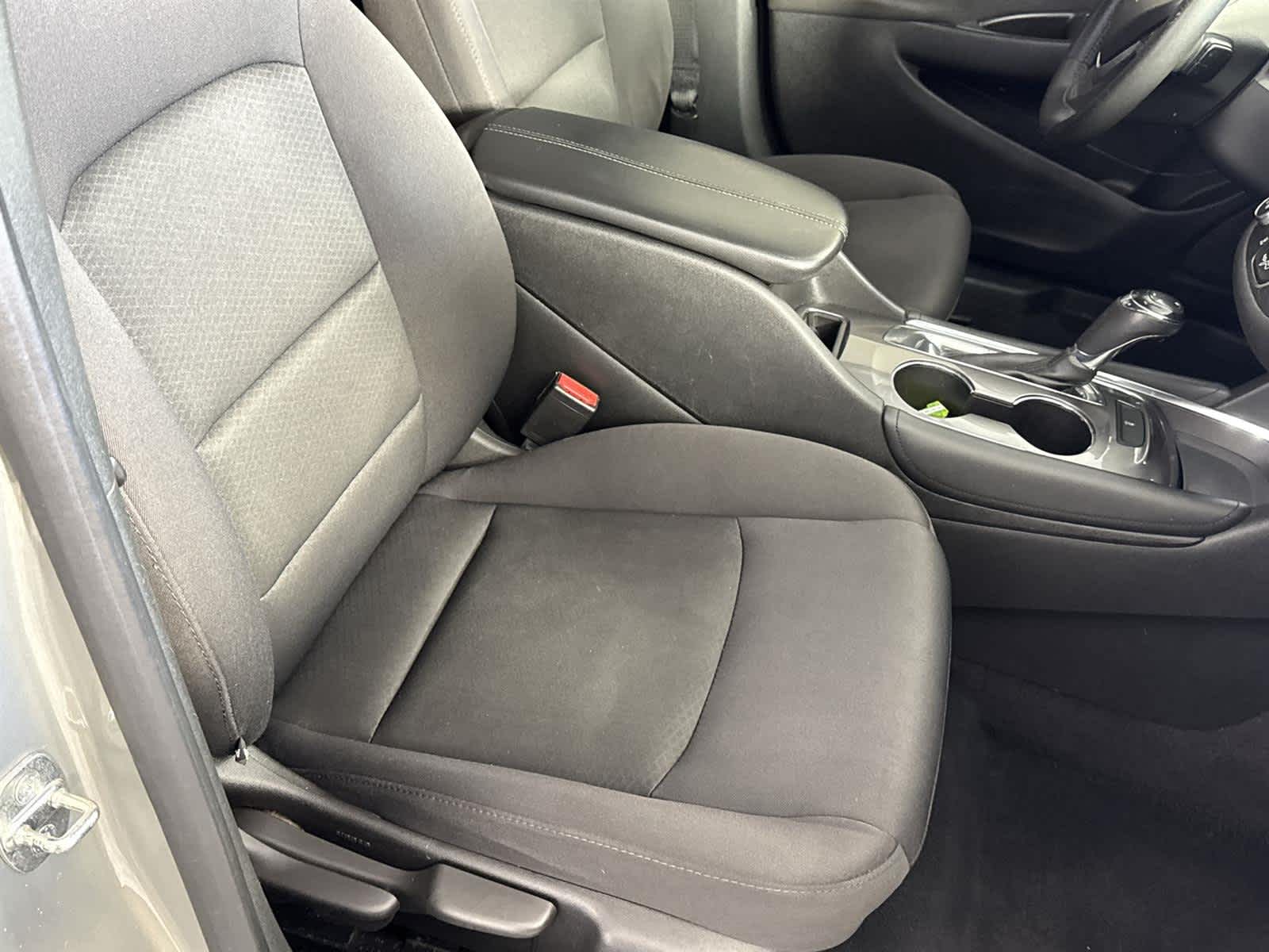 Thumbnail: 2017 Chevrolet Malibu - 17