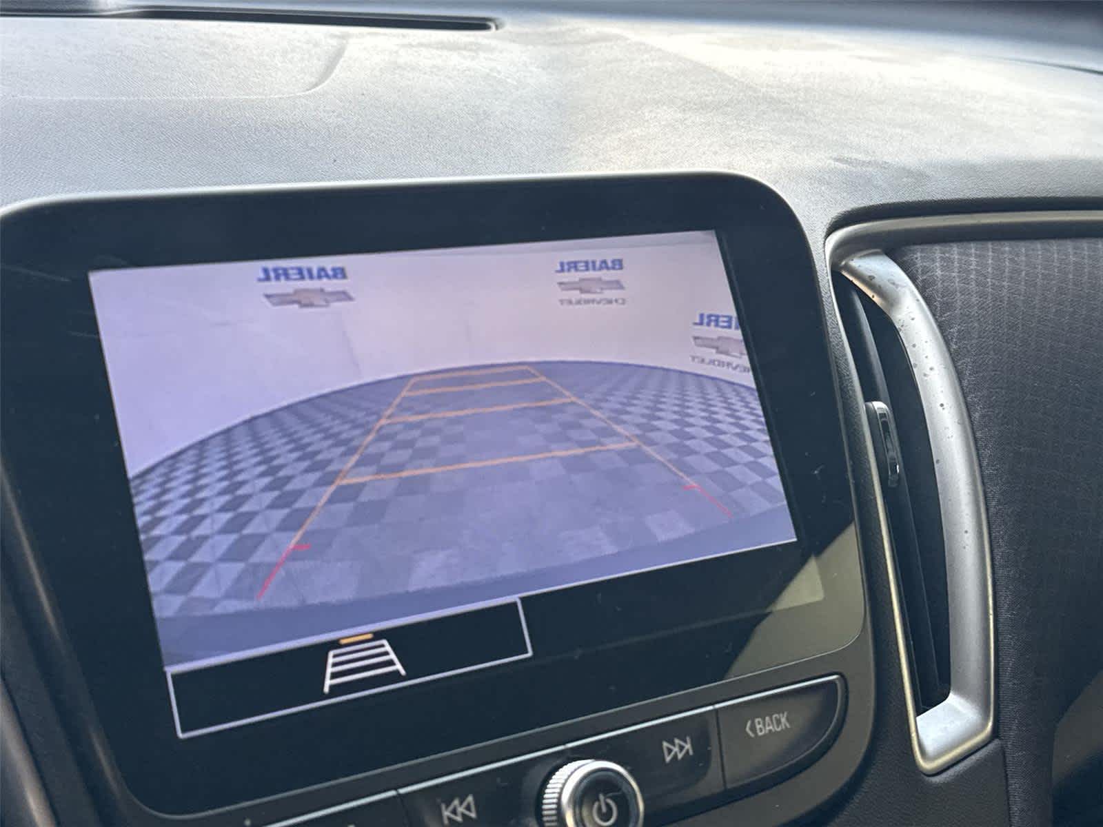 Thumbnail: 2021 Chevrolet Malibu - 17