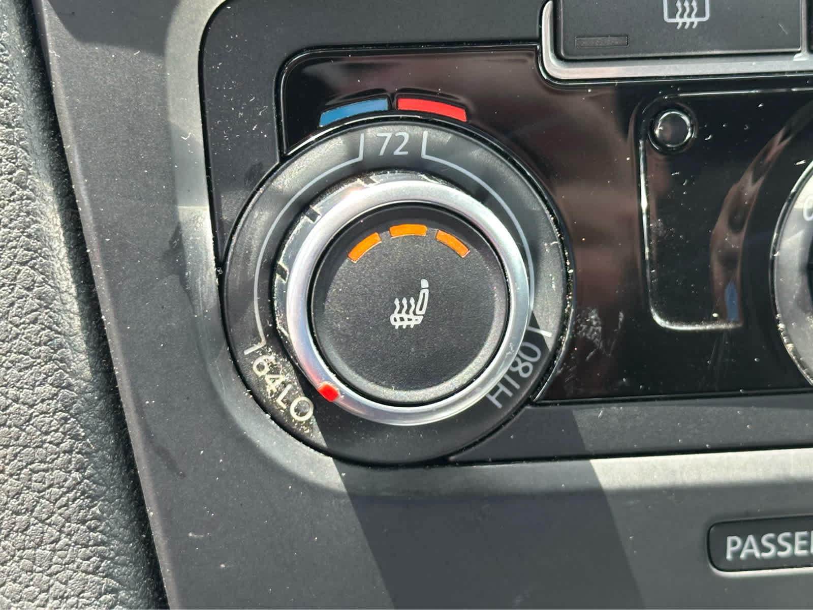 Thumbnail: 2010 Volkswagen Golf - 17