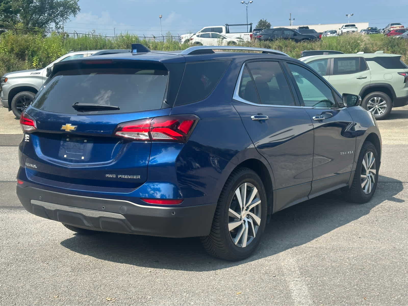 Thumbnail: 2022 Chevrolet Equinox - 5
