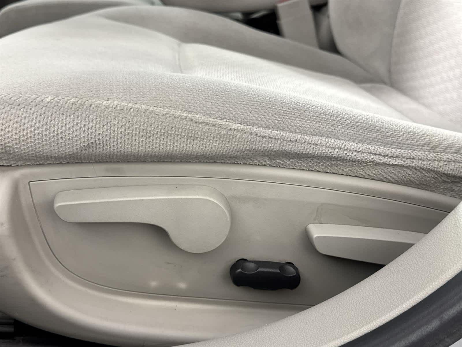 Thumbnail: 2013 Chevrolet Impala - 12