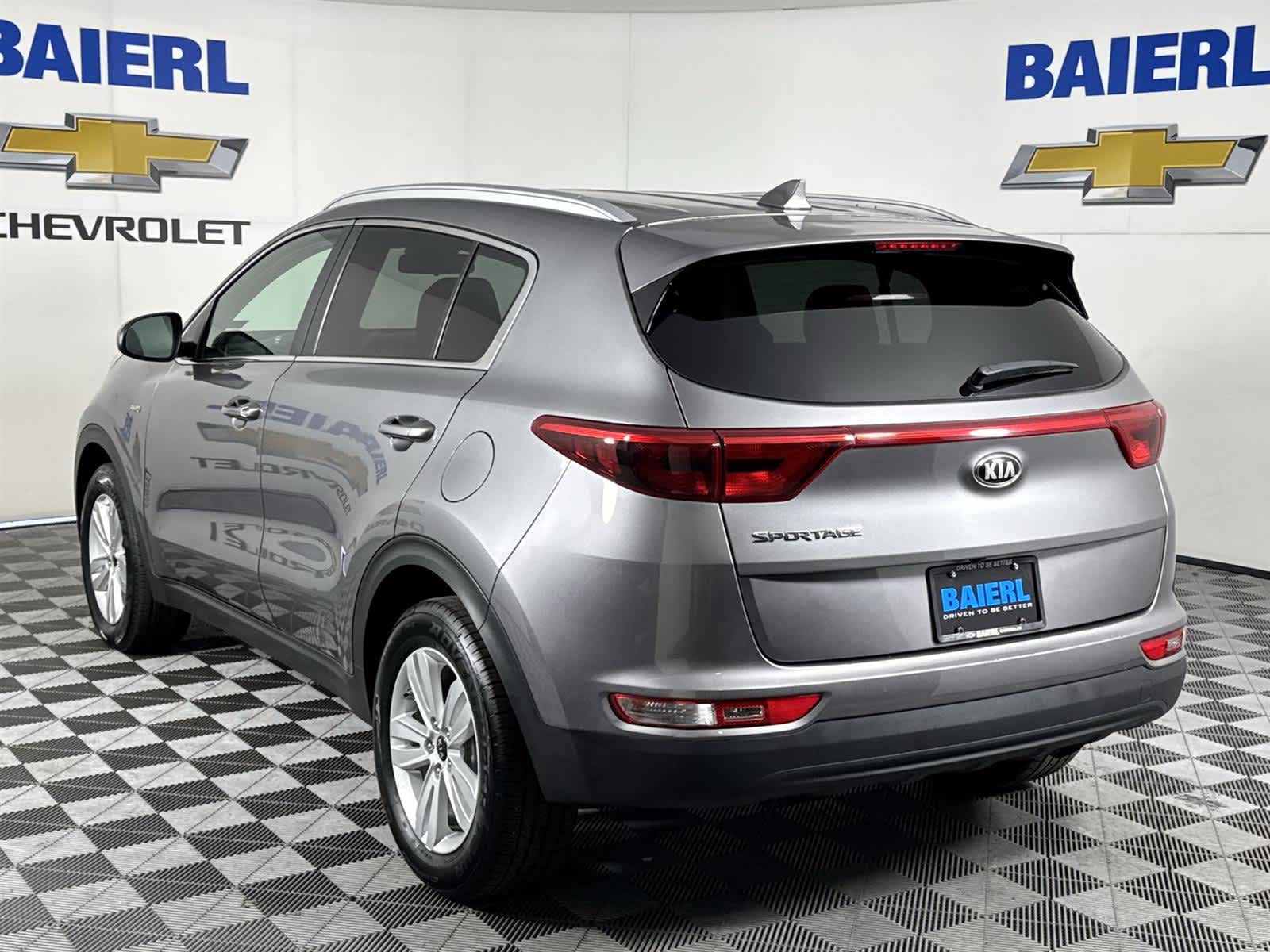 Thumbnail: 2017 Kia Sportage - 3