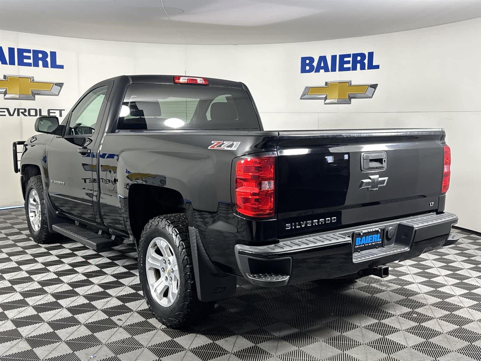 Thumbnail: 2017 Chevrolet Silverado 1500 - 3