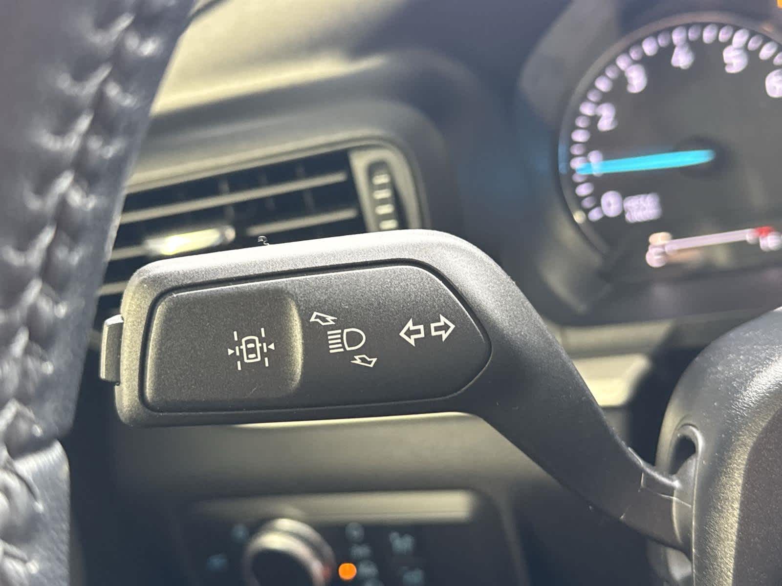 Thumbnail: 2022 Ford Explorer - 25