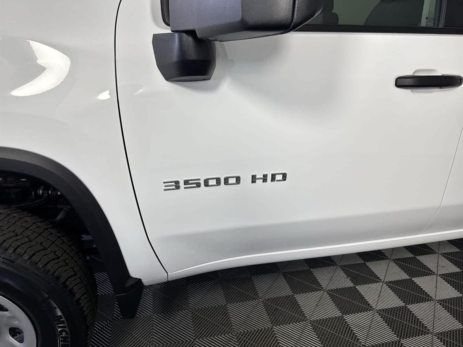 Thumbnail: 2025 Chevrolet Silverado 3500 - 10