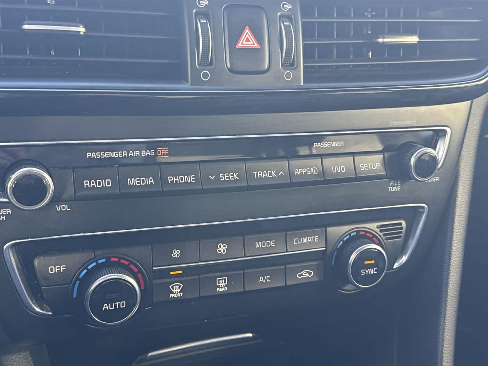 Thumbnail: 2018 Kia Optima - 18