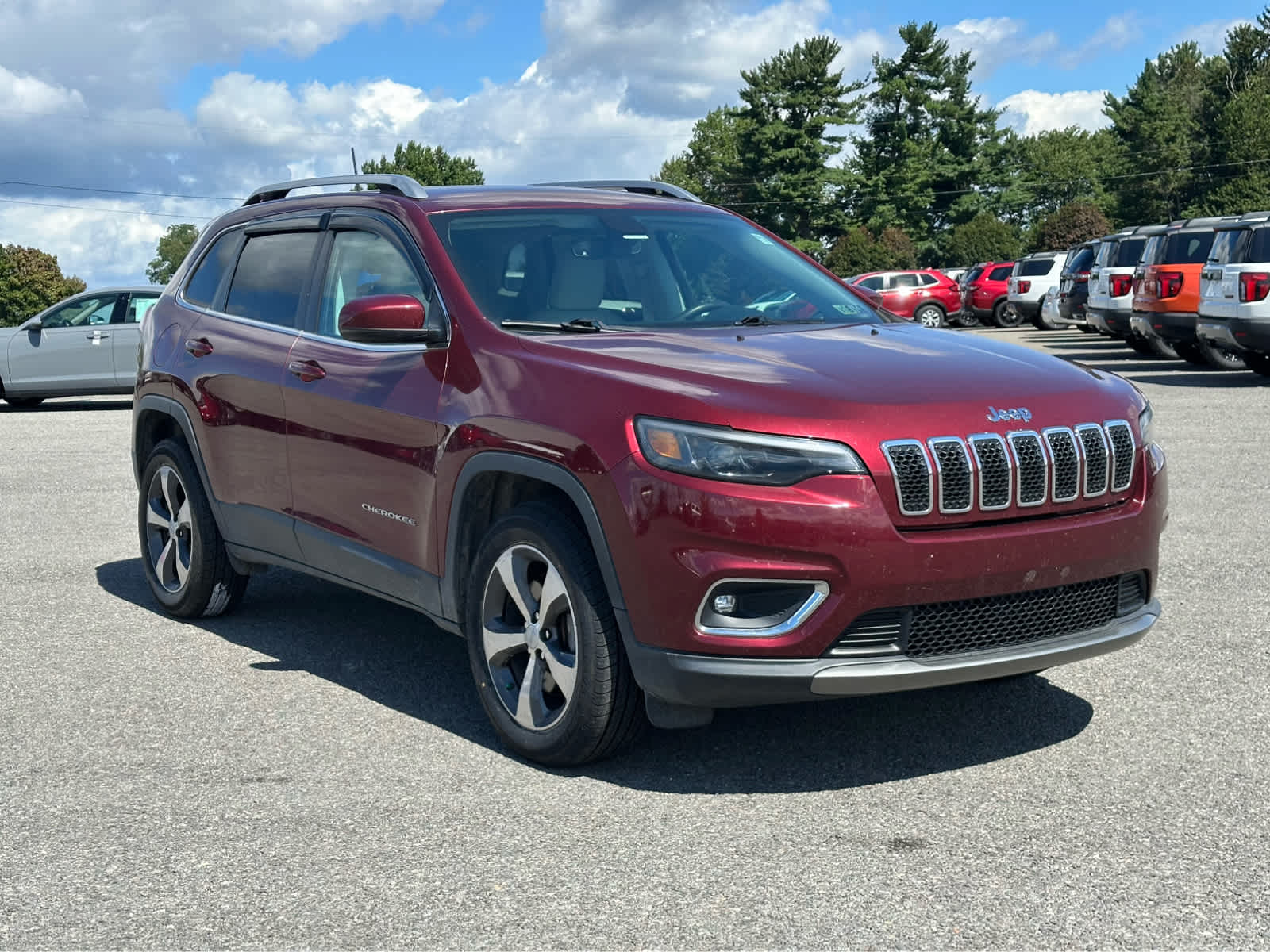 Thumbnail: 2019 Jeep Cherokee - 3