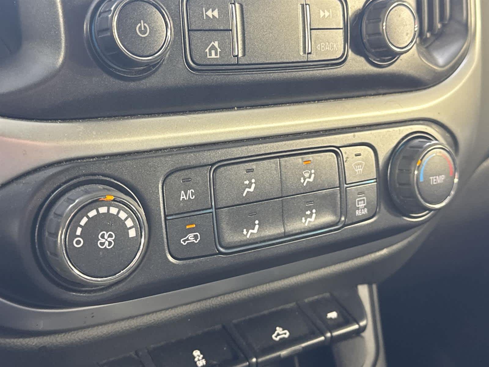 Thumbnail: 2022 Chevrolet Colorado - 18