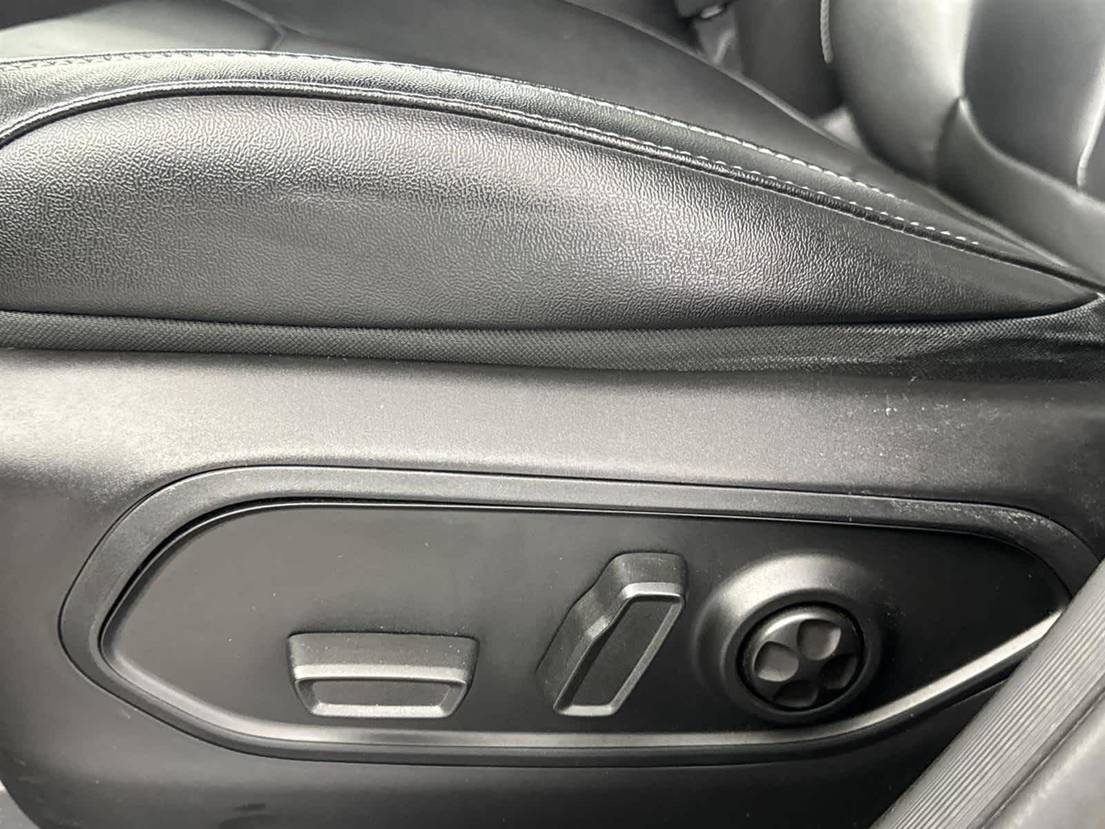 Thumbnail: 2023 Jeep Grand Cherokee - 13