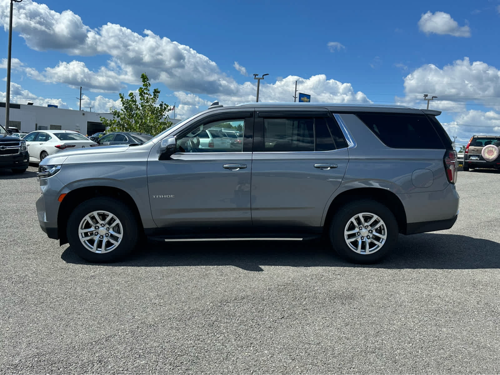 Thumbnail: 2022 Chevrolet Tahoe - 4