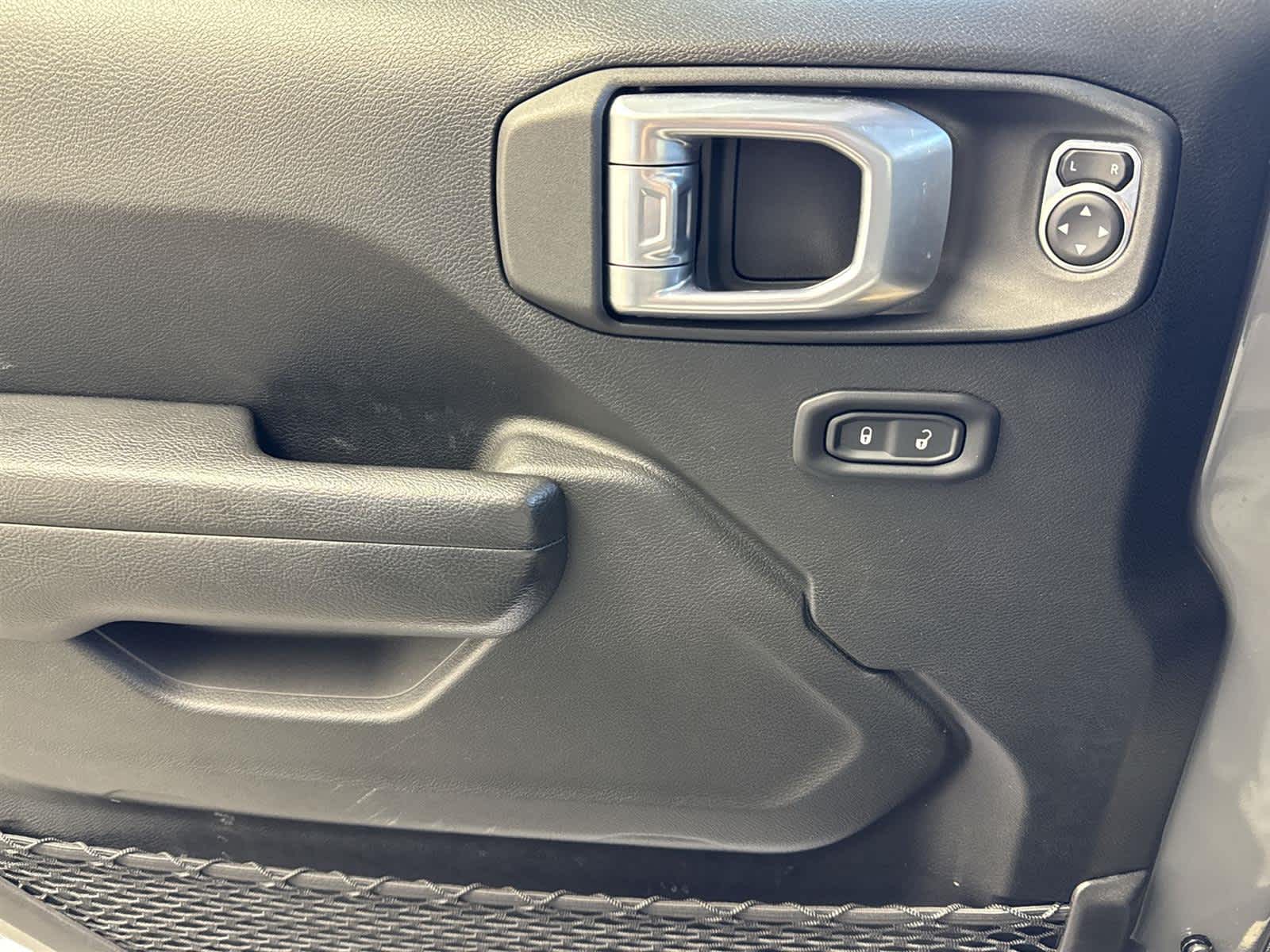 Thumbnail: 2022 Jeep Wrangler - 22