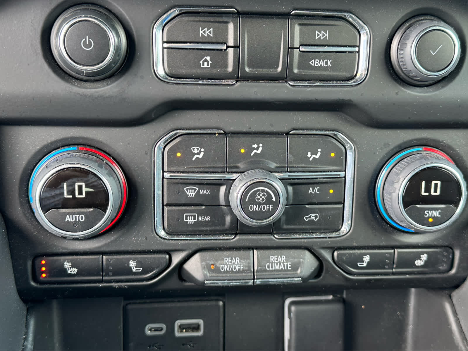 Thumbnail: 2023 Chevrolet Tahoe - 16