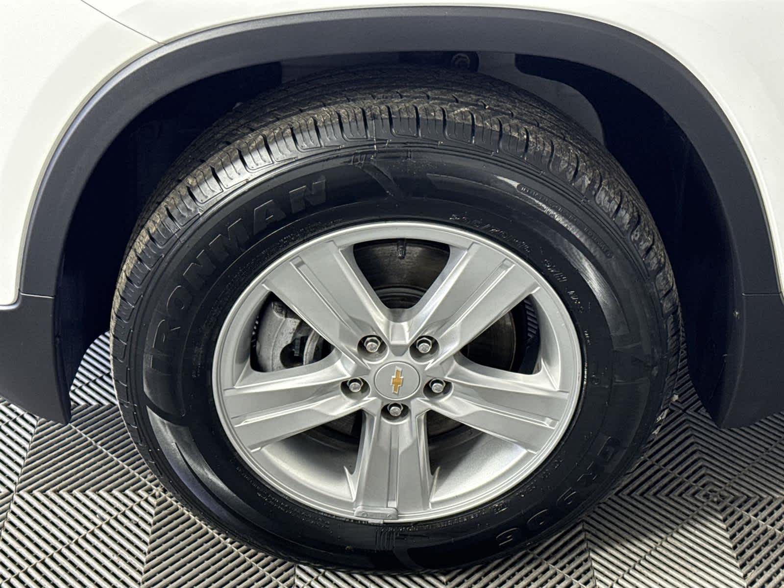 Thumbnail: 2022 Chevrolet Trax - 10