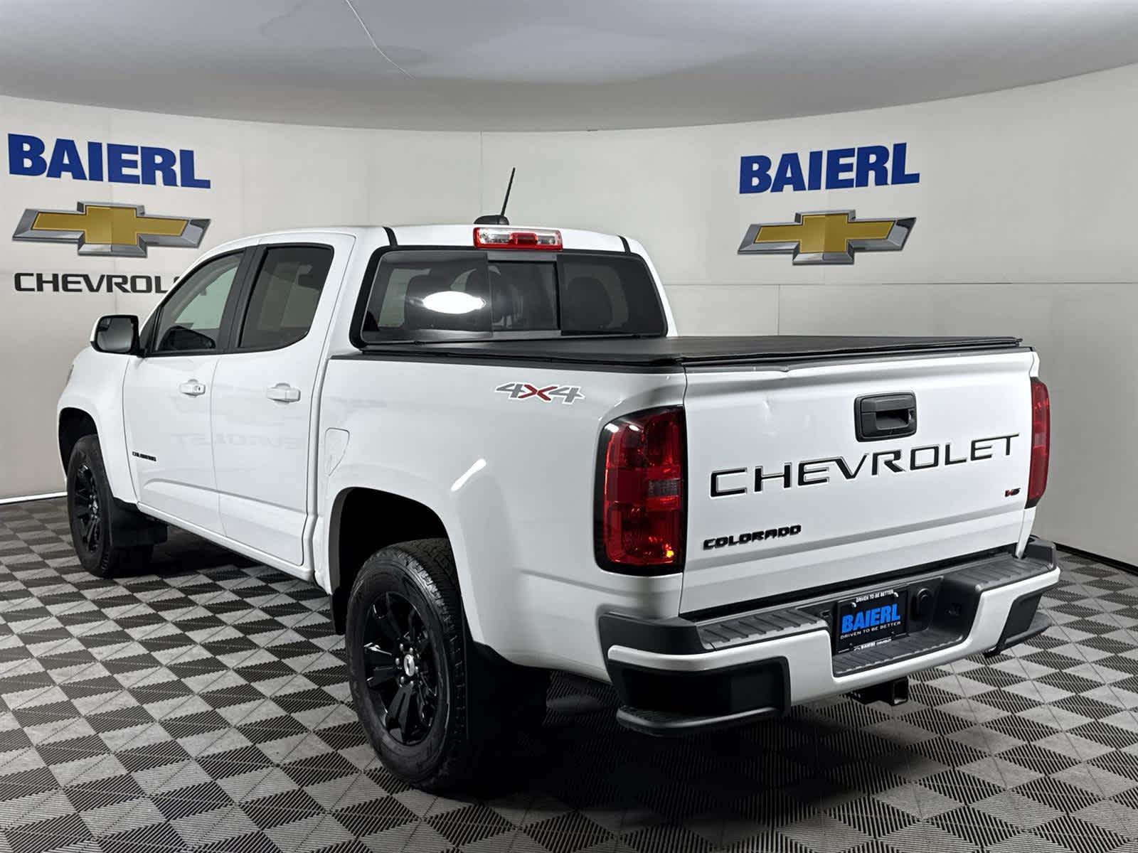 Thumbnail: 2022 Chevrolet Colorado - 3