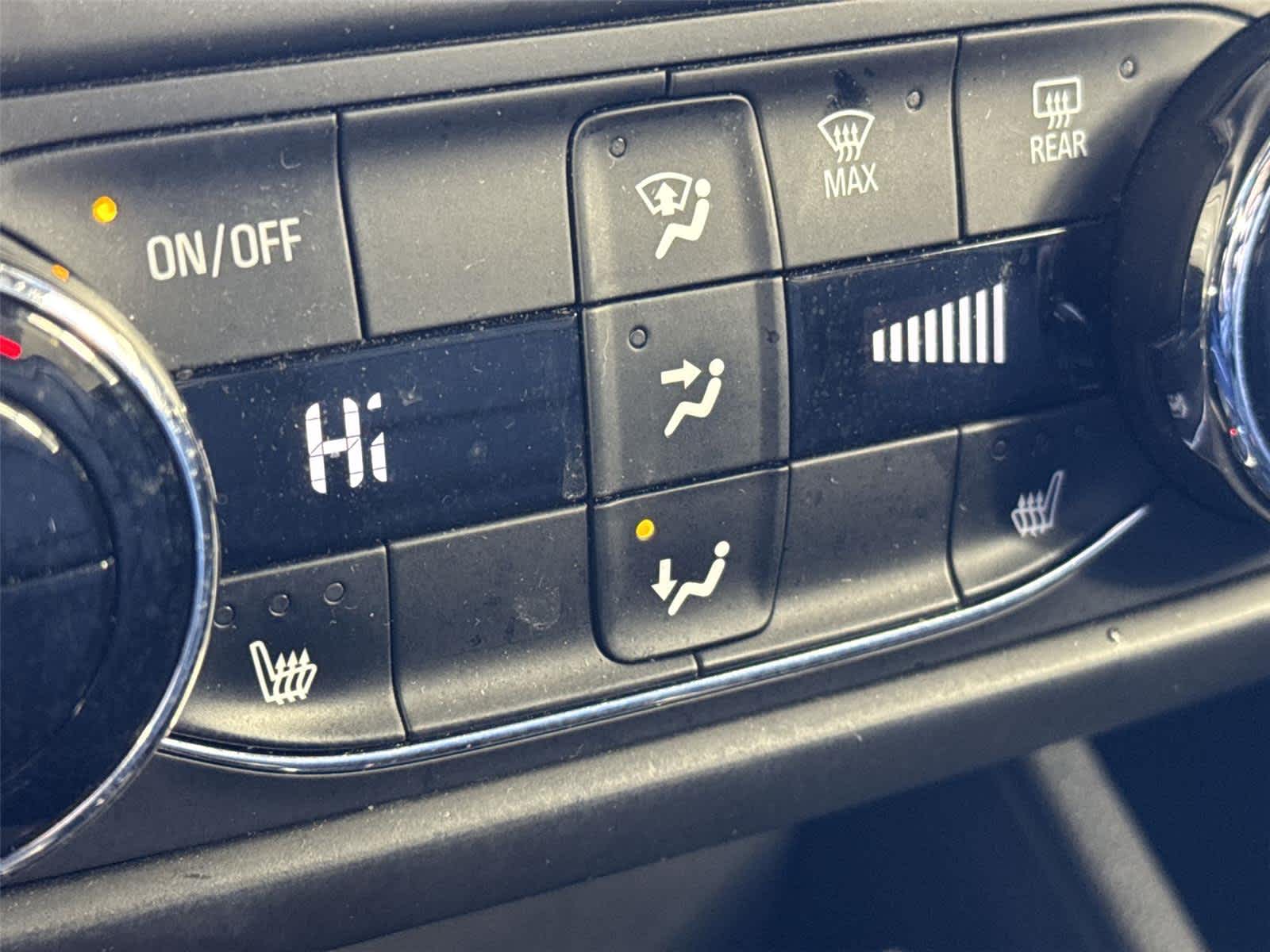 Thumbnail: 2022 Chevrolet TrailBlazer - 21