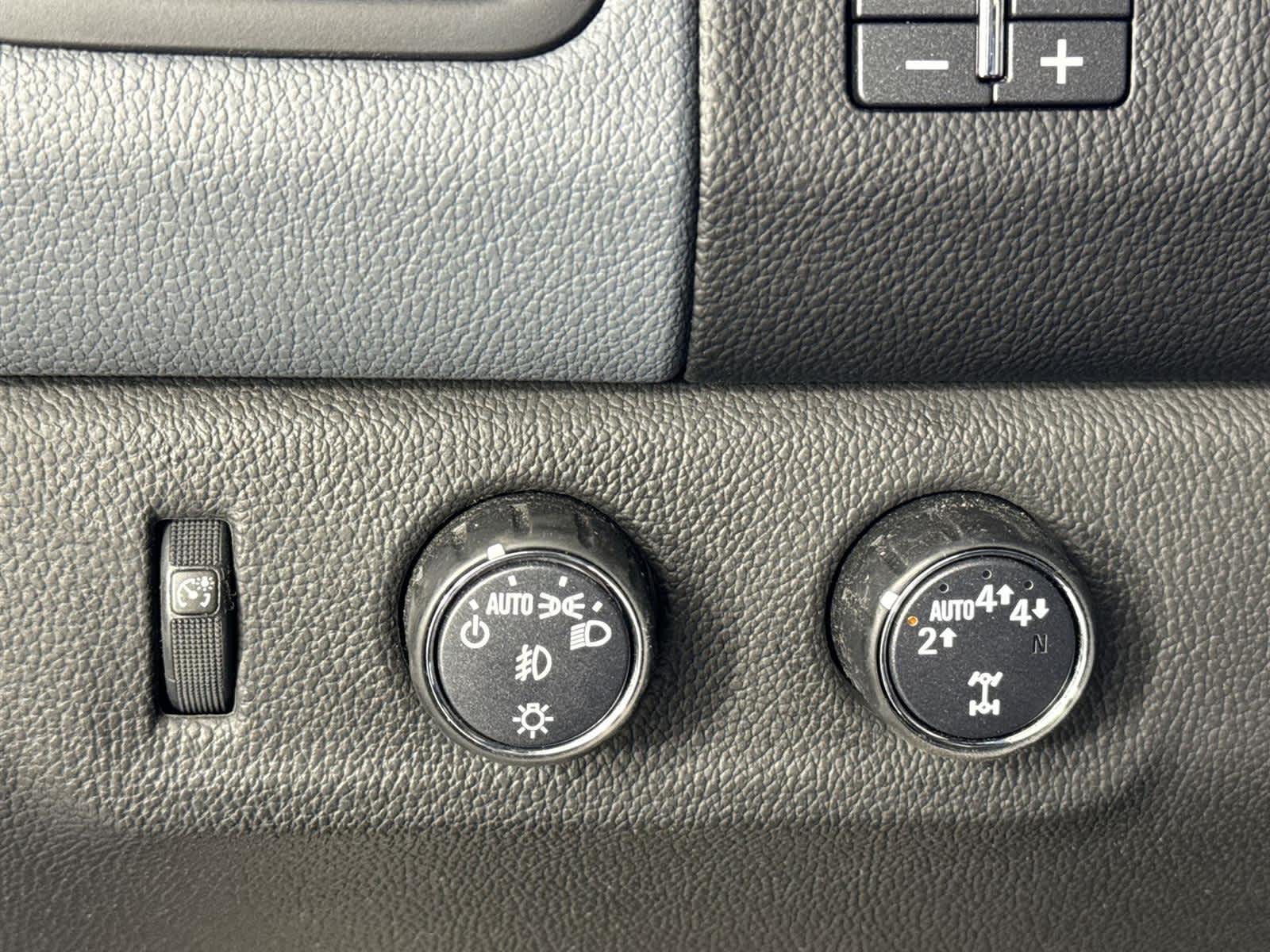 Thumbnail: 2021 Chevrolet Colorado - 23