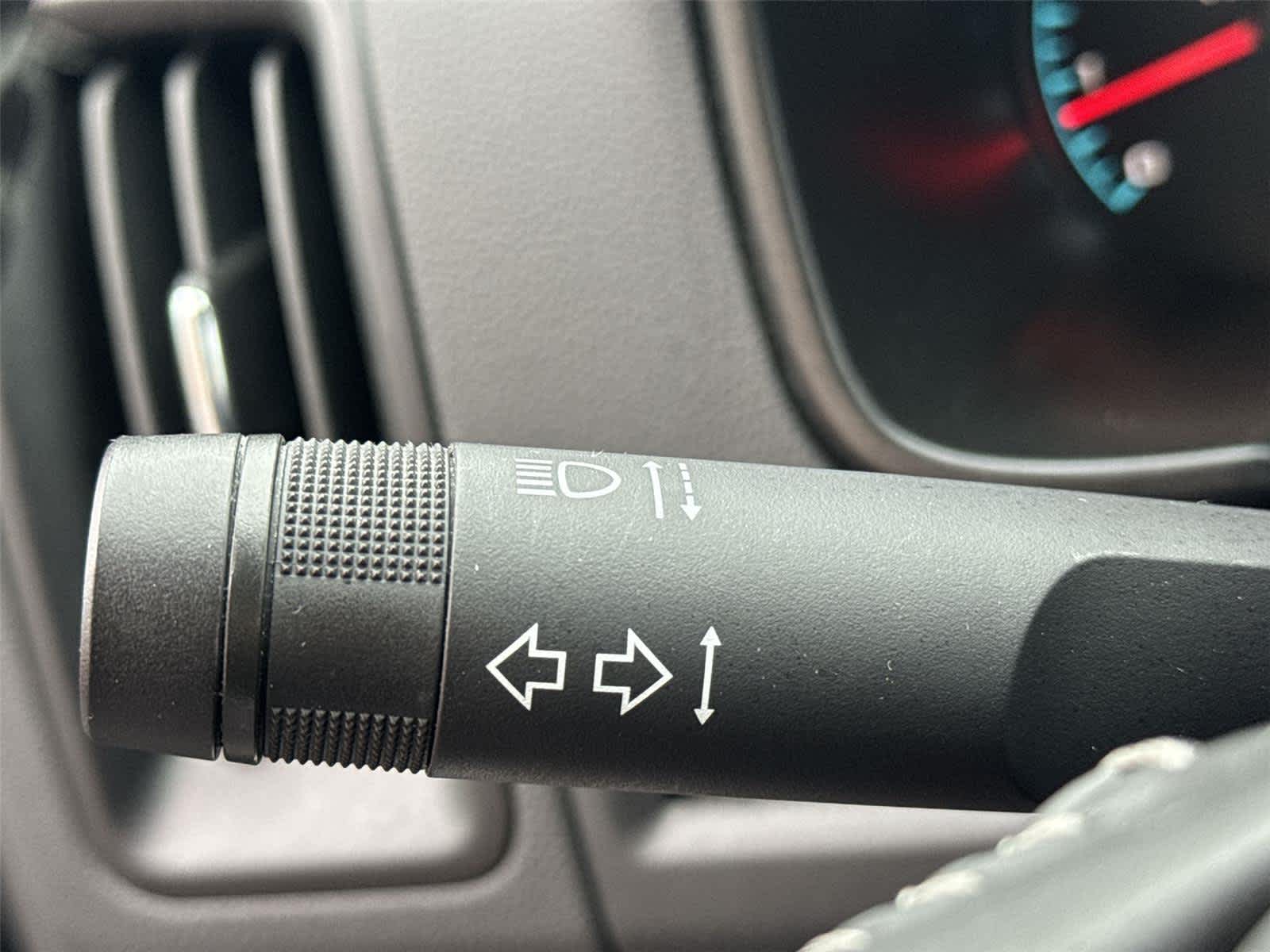 Thumbnail: 2022 Chevrolet Colorado - 26