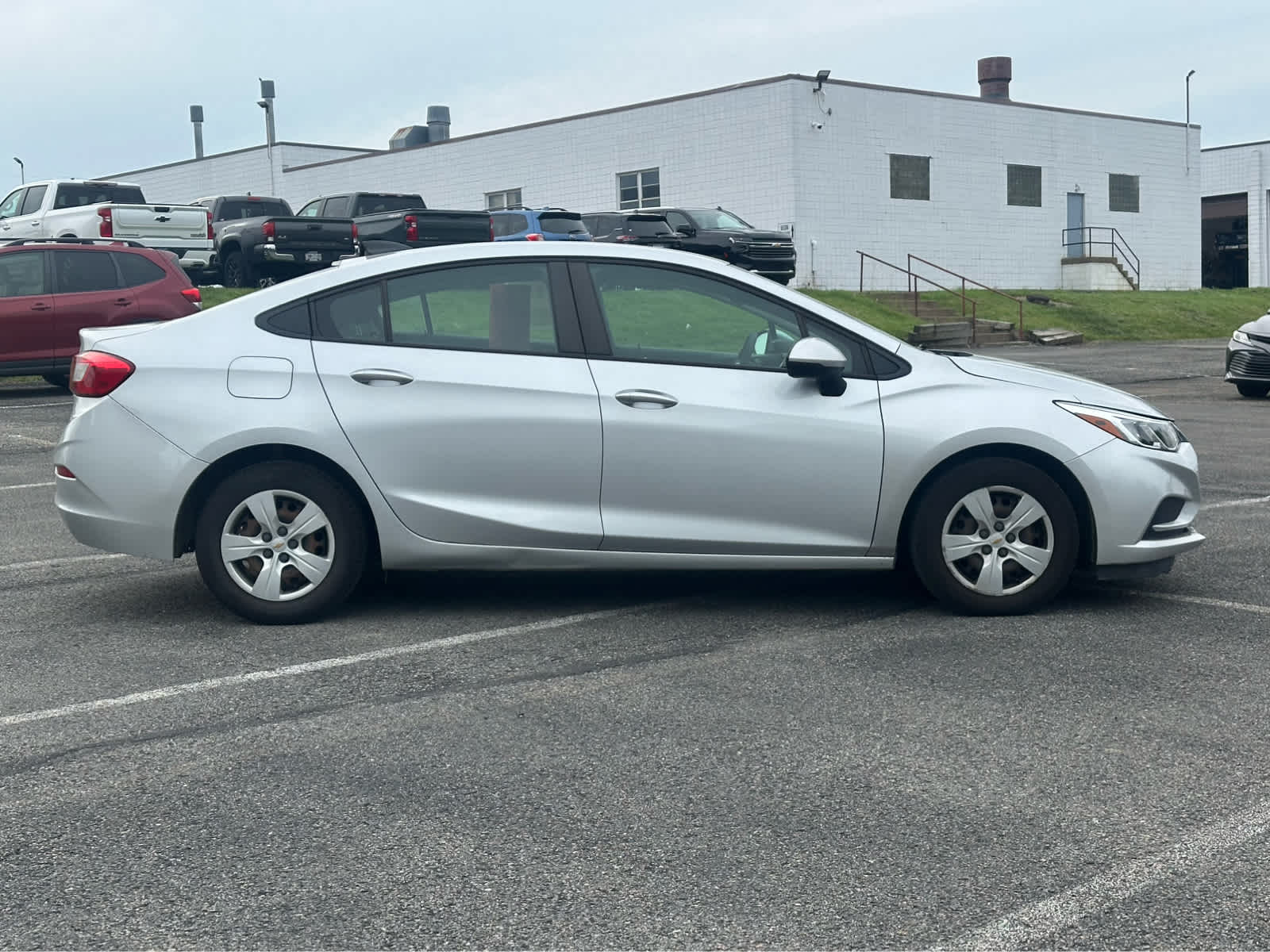 Thumbnail: 2018 Chevrolet Cruze - 8