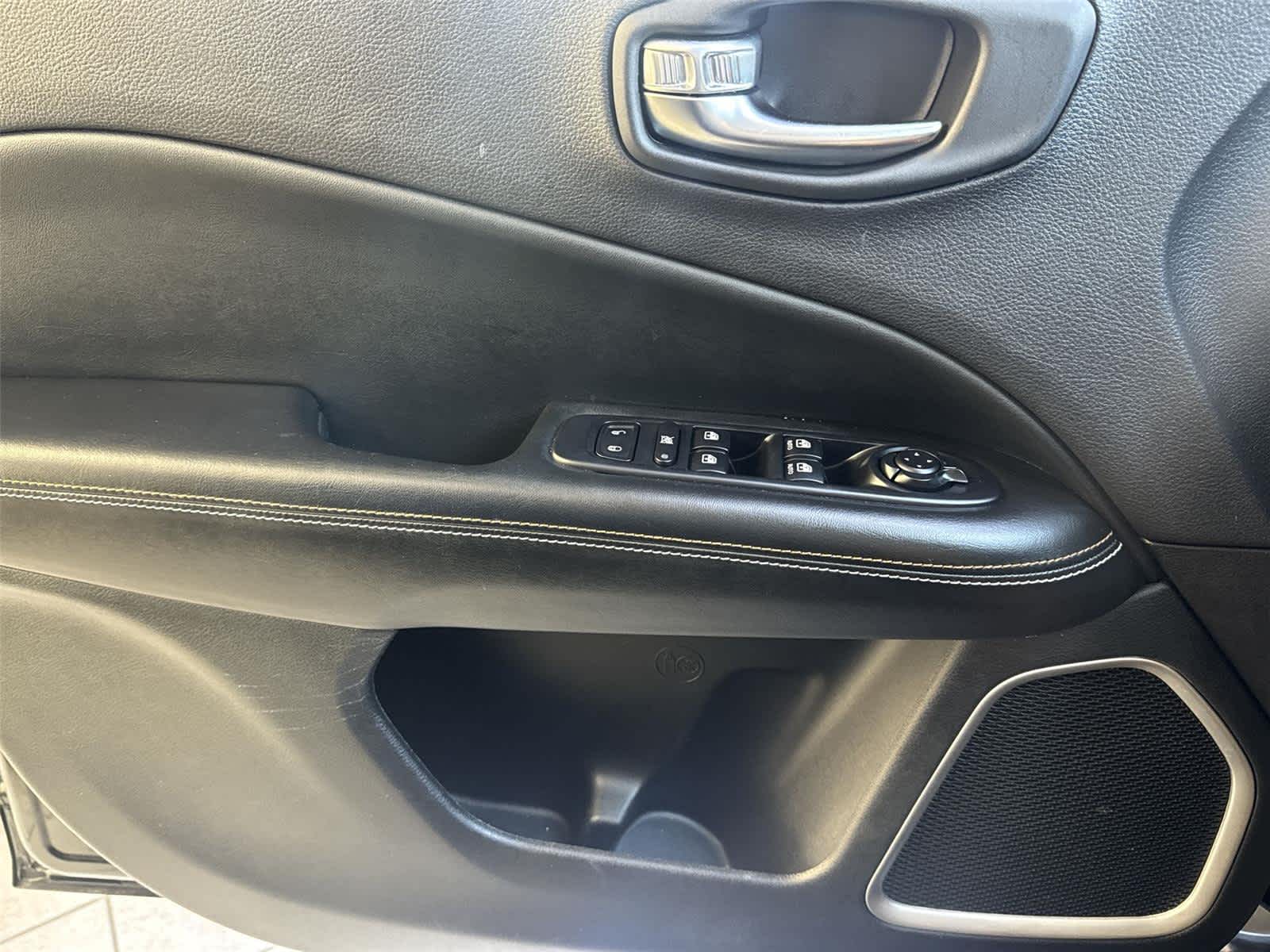 Thumbnail: 2019 Jeep Compass - 20