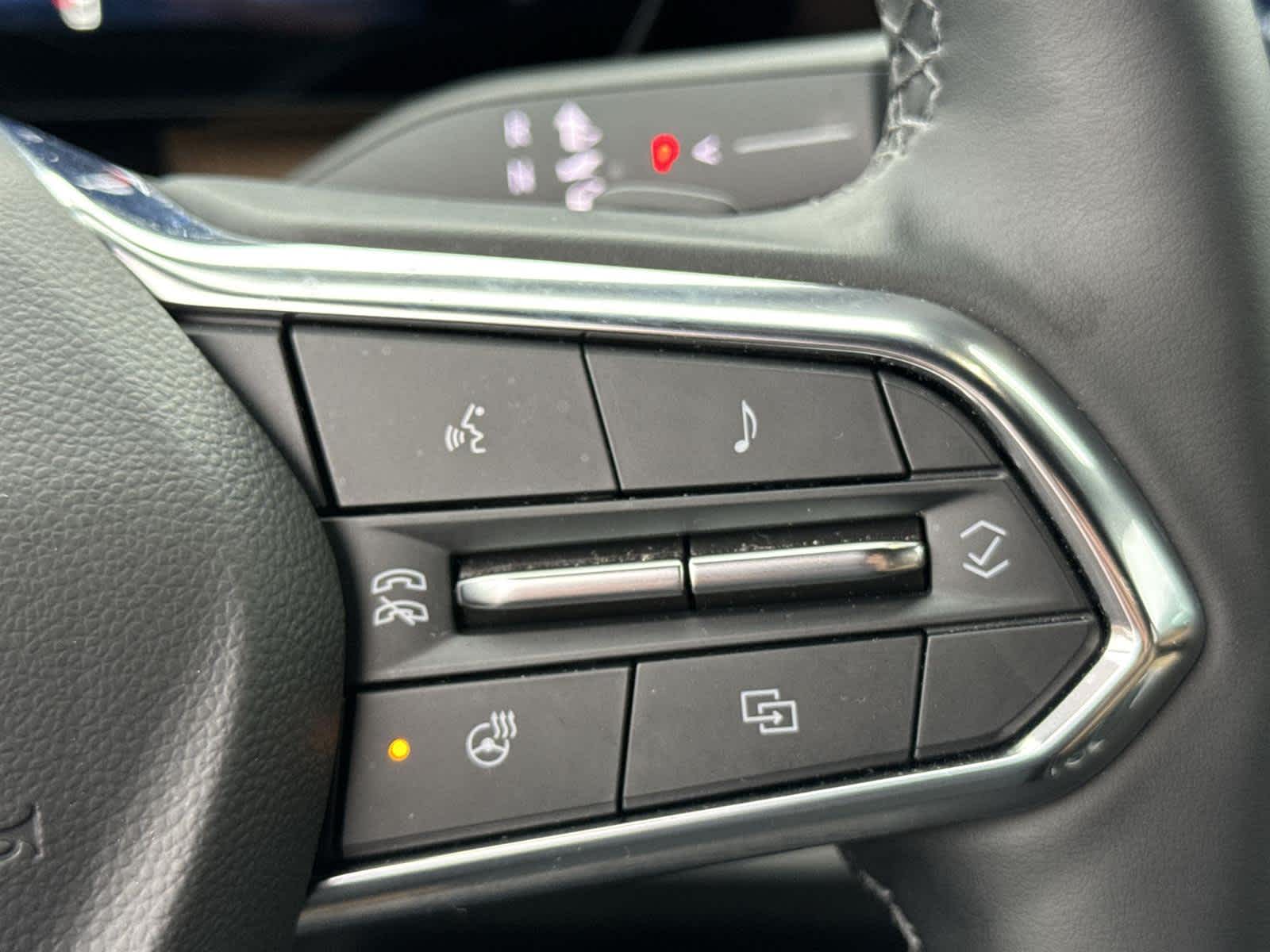 Thumbnail: 2025 Chevrolet Equinox - 25