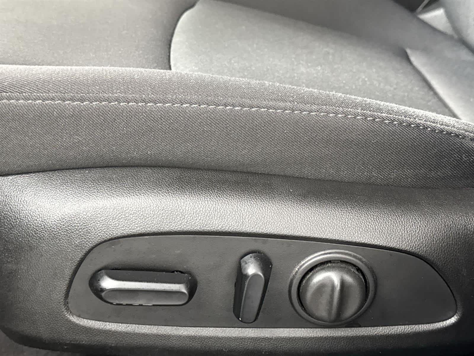 Thumbnail: 2017 Chevrolet Malibu - 13