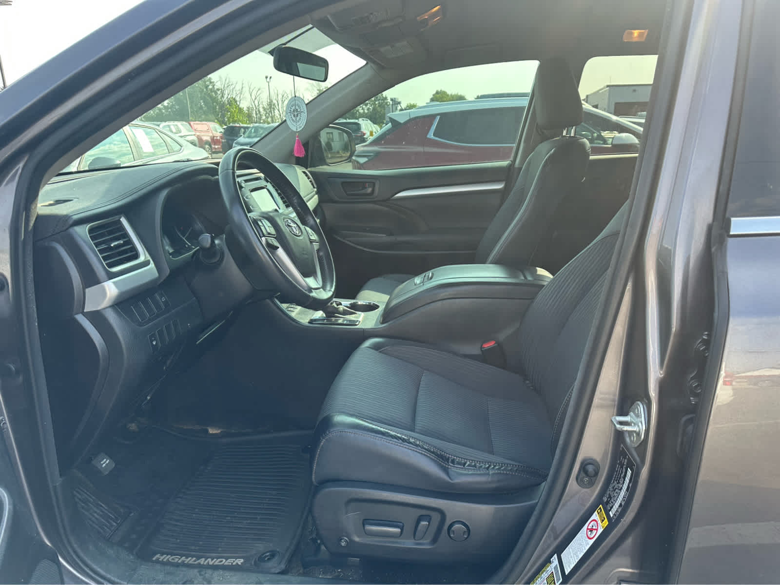 Thumbnail: 2015 Toyota Highlander - 2