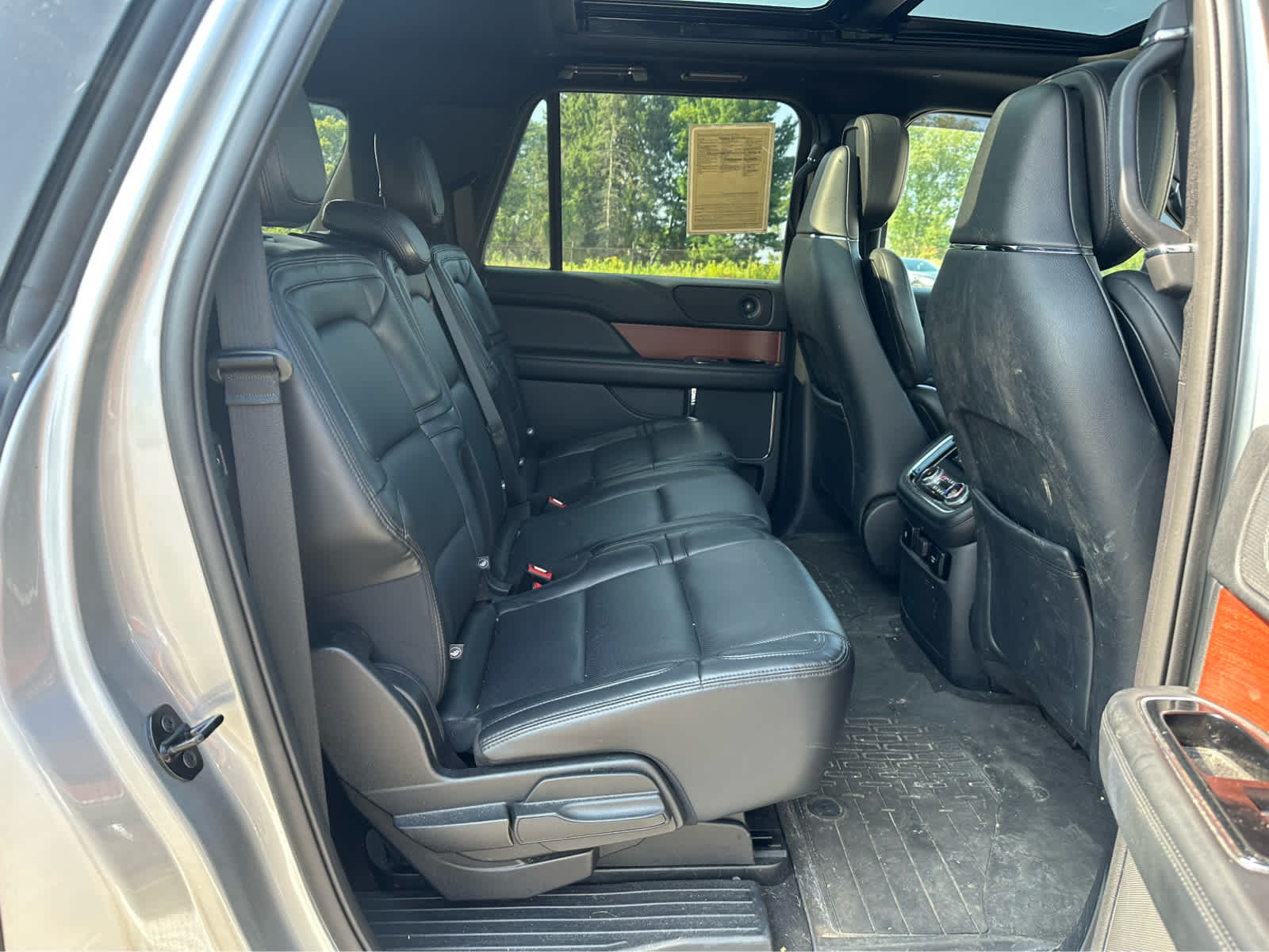 Thumbnail: 2020 Lincoln Navigator L - 20