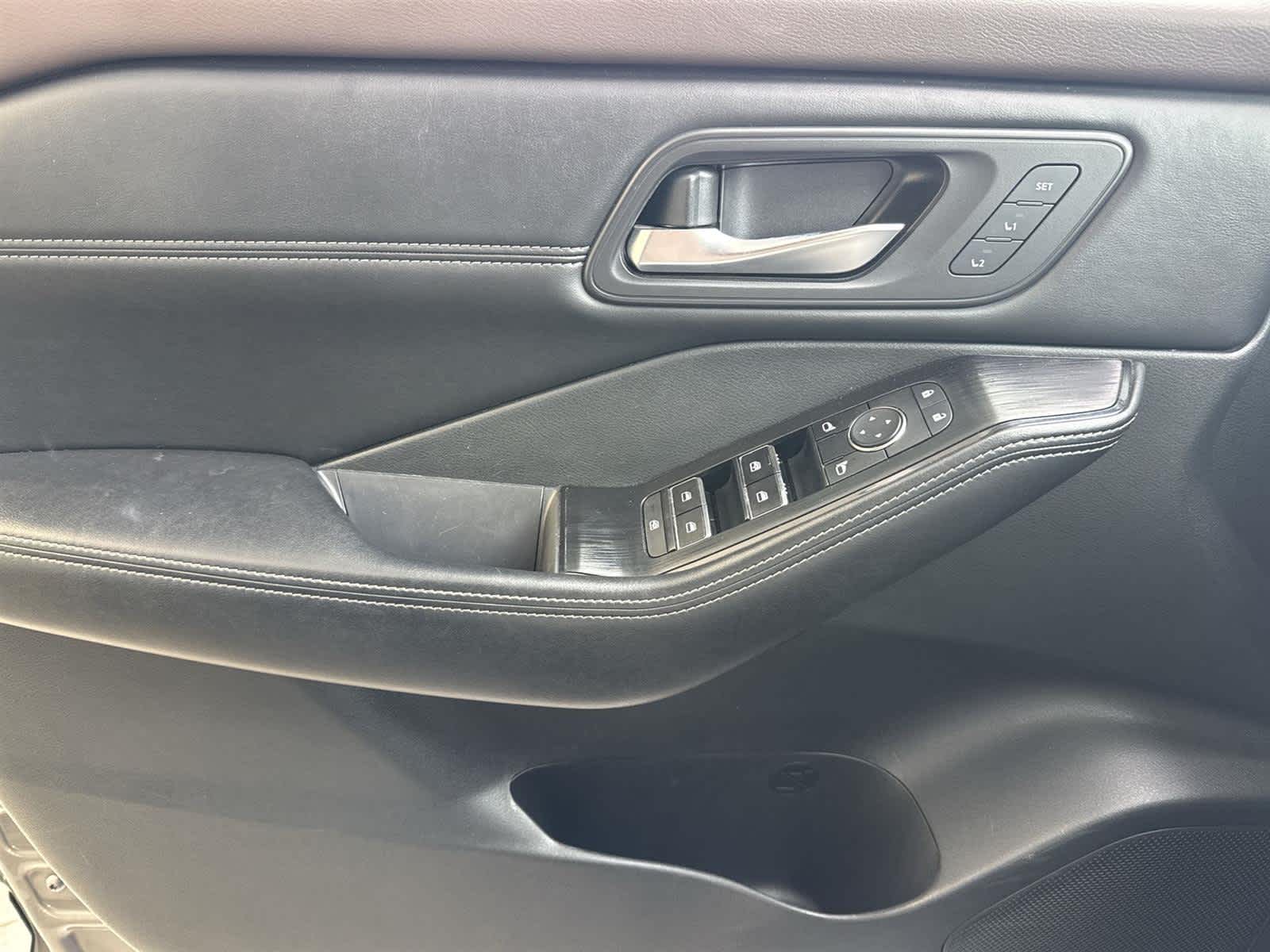 Thumbnail: 2022 Nissan Rogue - 21