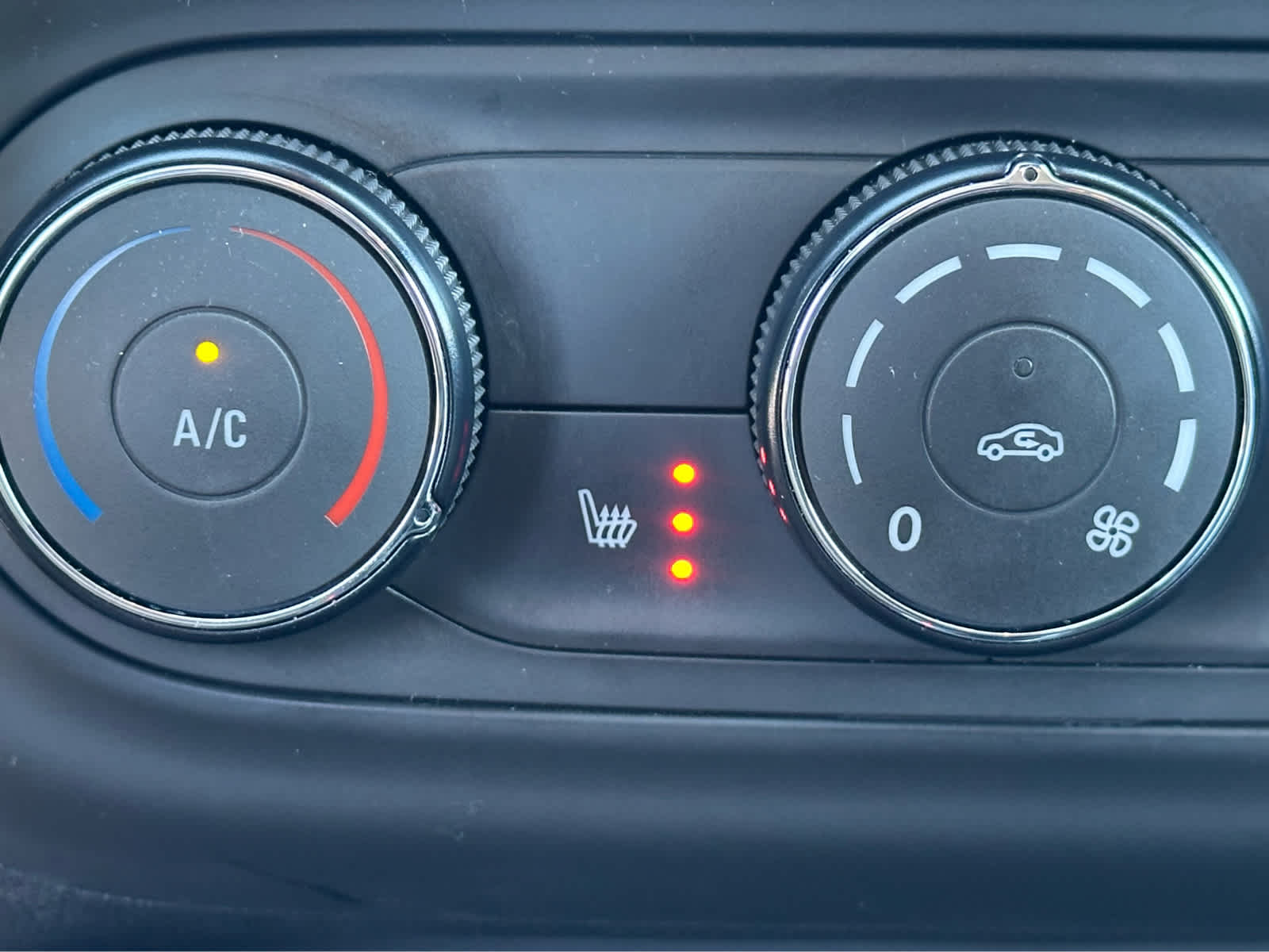 Thumbnail: 2024 Chevrolet Trax - 17