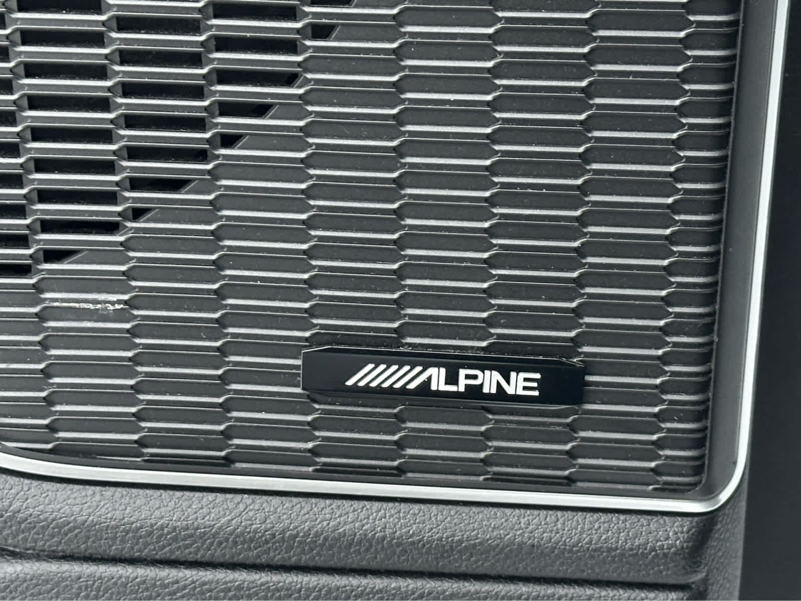 Thumbnail: 2022 Jeep Grand Cherokee - 20