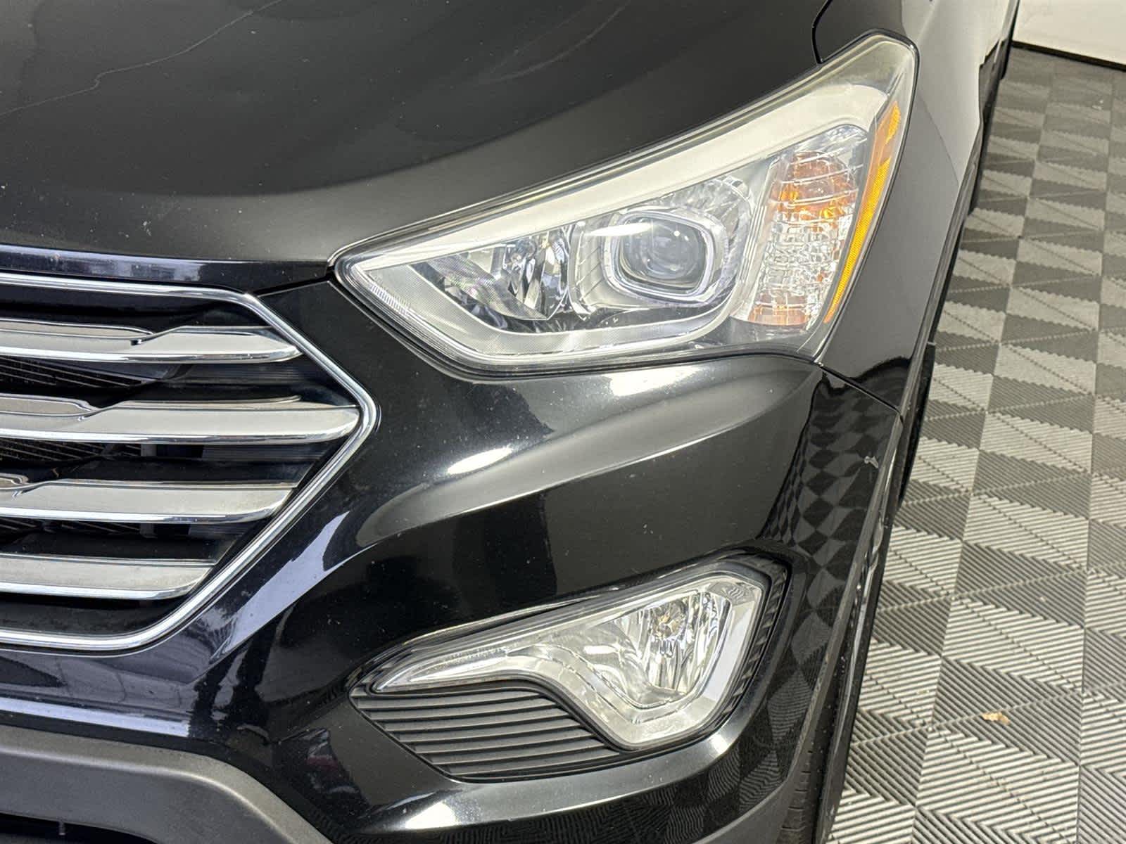 Thumbnail: 2016 Hyundai Santa Fe - 9