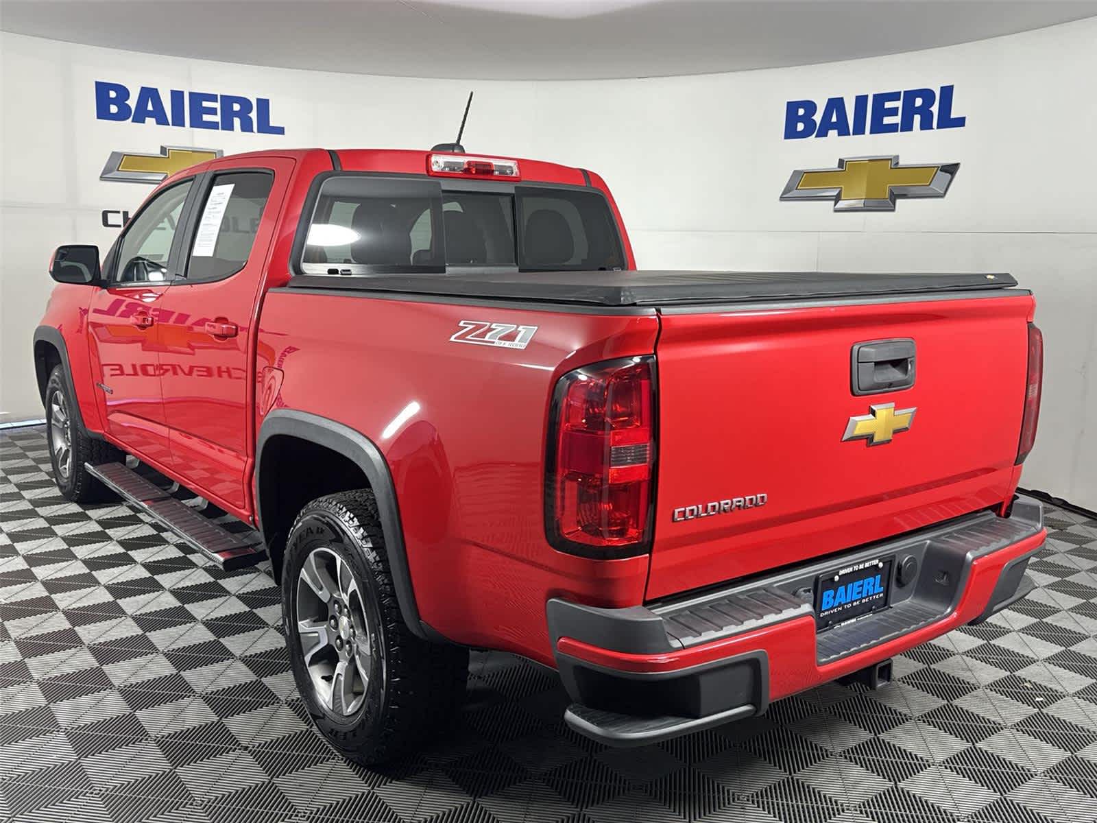 Thumbnail: 2015 Chevrolet Colorado - 3