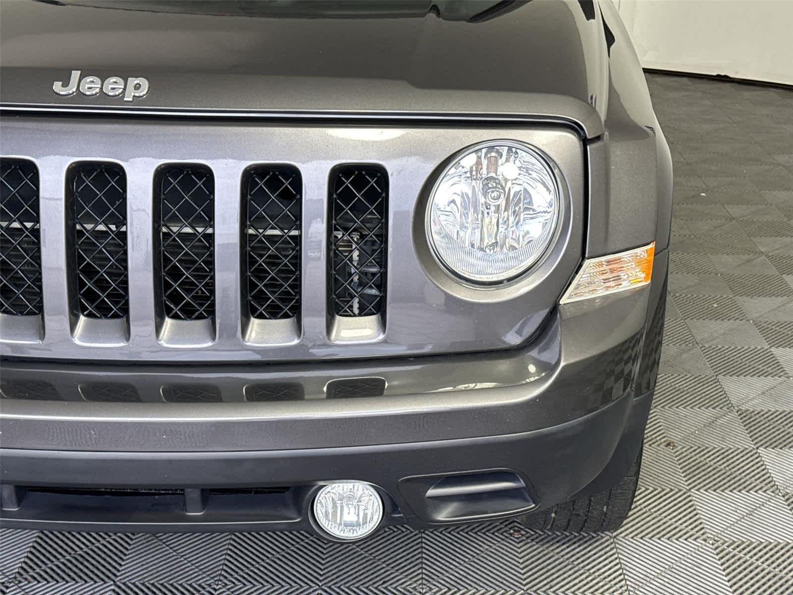 Thumbnail: 2016 Jeep Patriot - 9