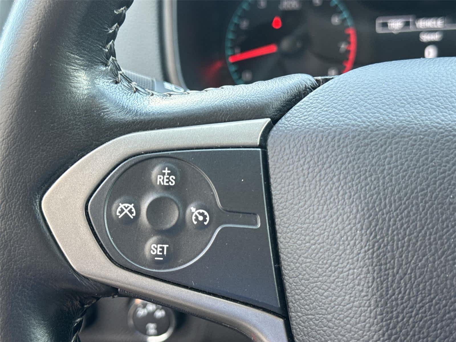 Thumbnail: 2015 Chevrolet Colorado - 27