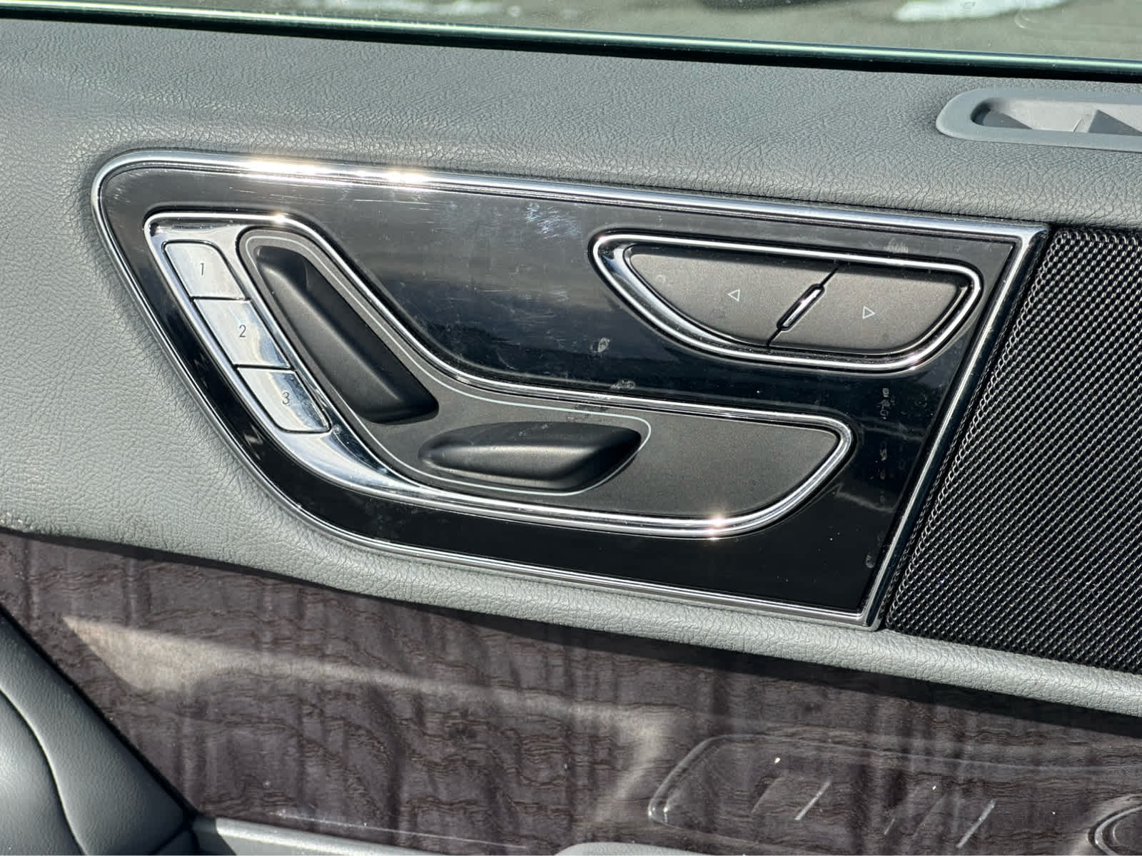 Thumbnail: 2019 Lincoln Navigator - 19