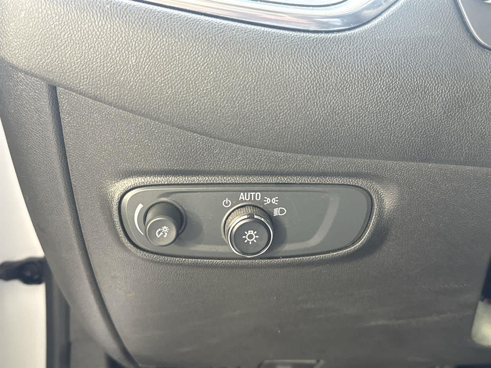 Thumbnail: 2022 Chevrolet Equinox - 23