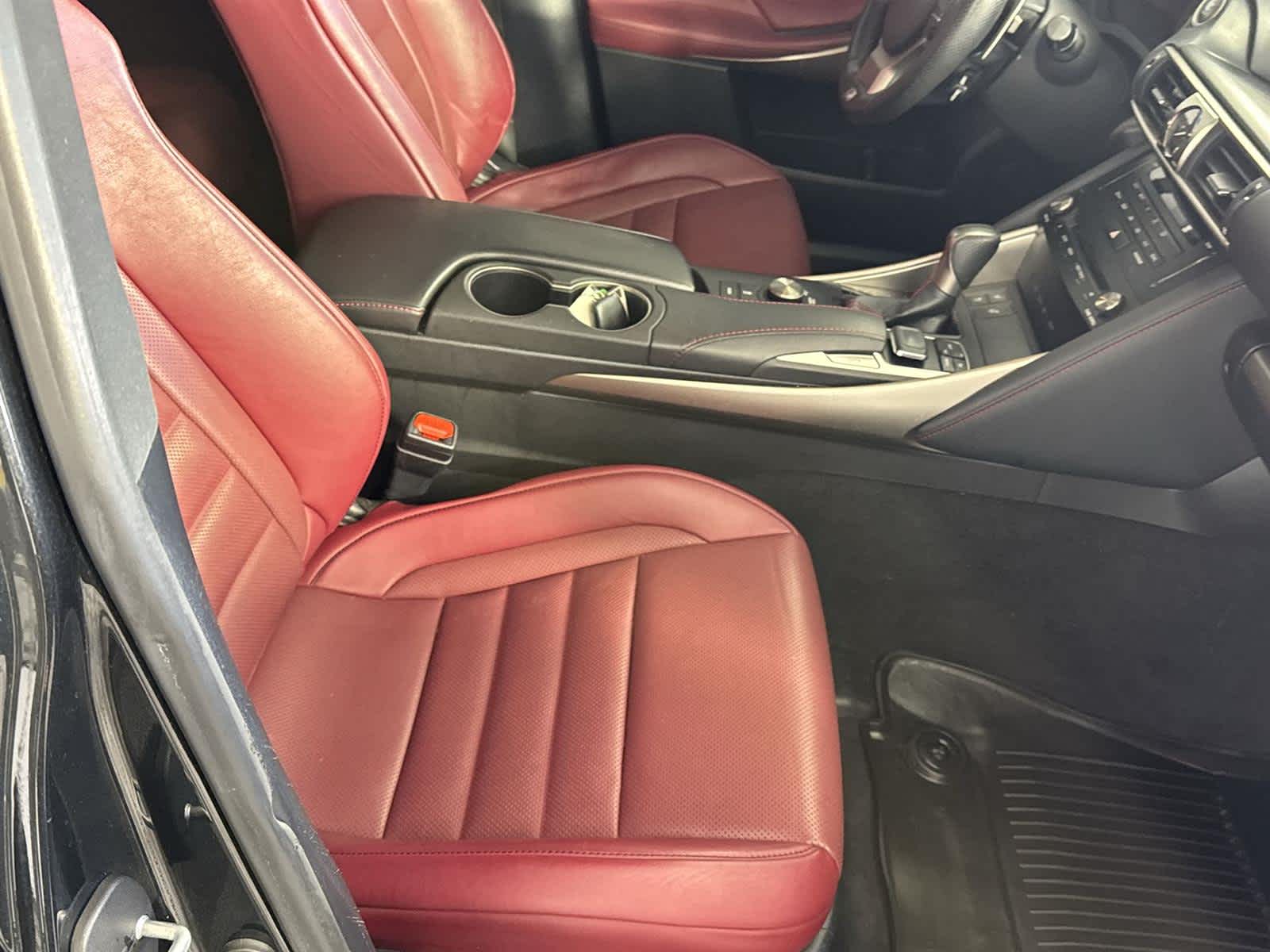 Thumbnail: 2018 Lexus IS - 16