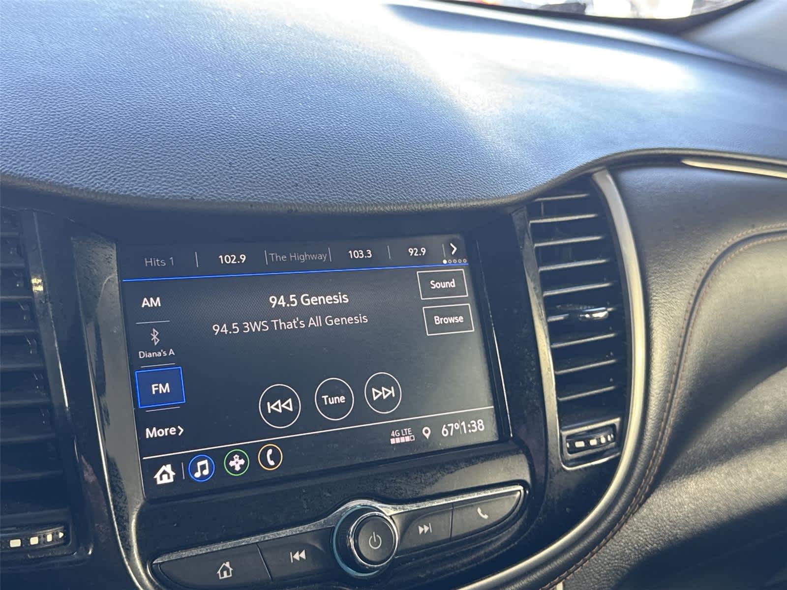 Thumbnail: 2022 Chevrolet Trax - 15