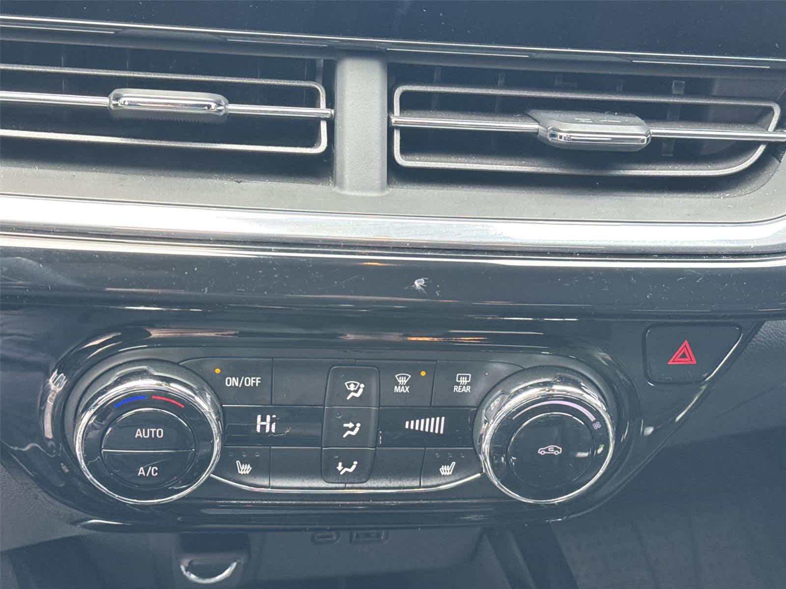 Thumbnail: 2024 Chevrolet Trax - 19